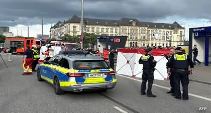 Woman arrested after knife attack injures 17 at Hamburg train station