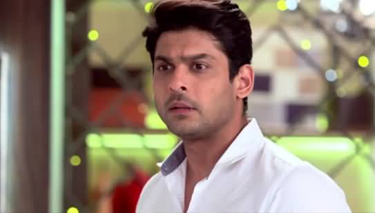 Young And Famous Indian Actor Sidharth Shukla Dies Due To Heart Attack at 40