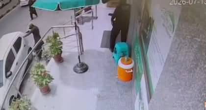 A young doctor killed during robbery in Karachi